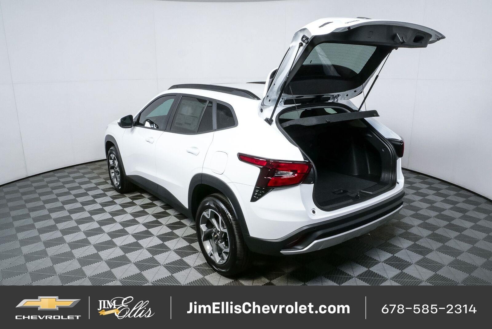 New 2026 Chevrolet Trax LT w/ Sunroof Package FWD image 27