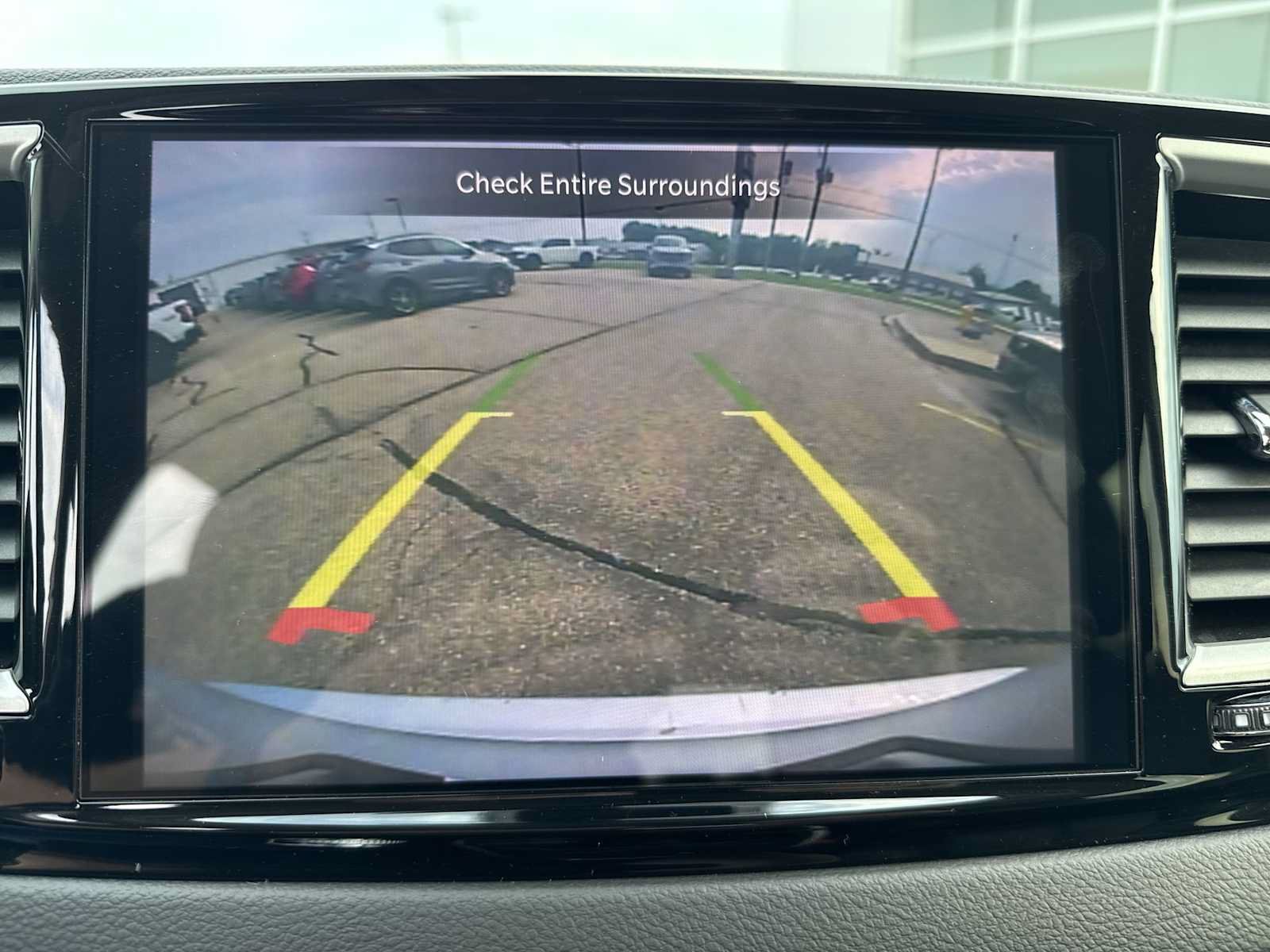 Used 2024 Chrysler Pacifica Touring-L FWD image 15