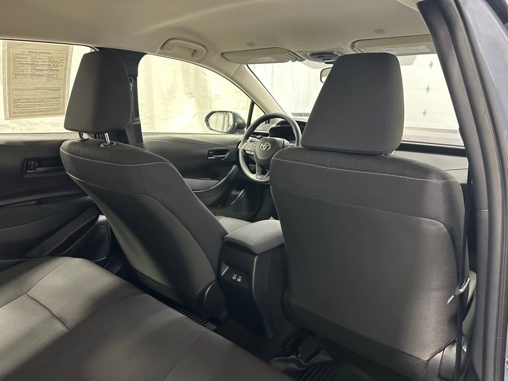 Used 2025 Toyota Corolla LE image 53