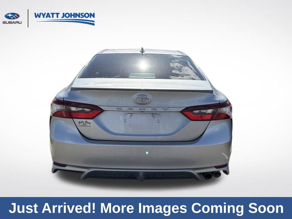 Used 2021 Toyota Camry SE image 5