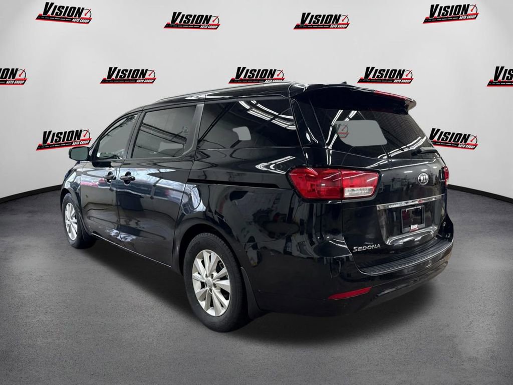 Used 2015 Kia Sedona LX w/ LX Convenience Package image 7