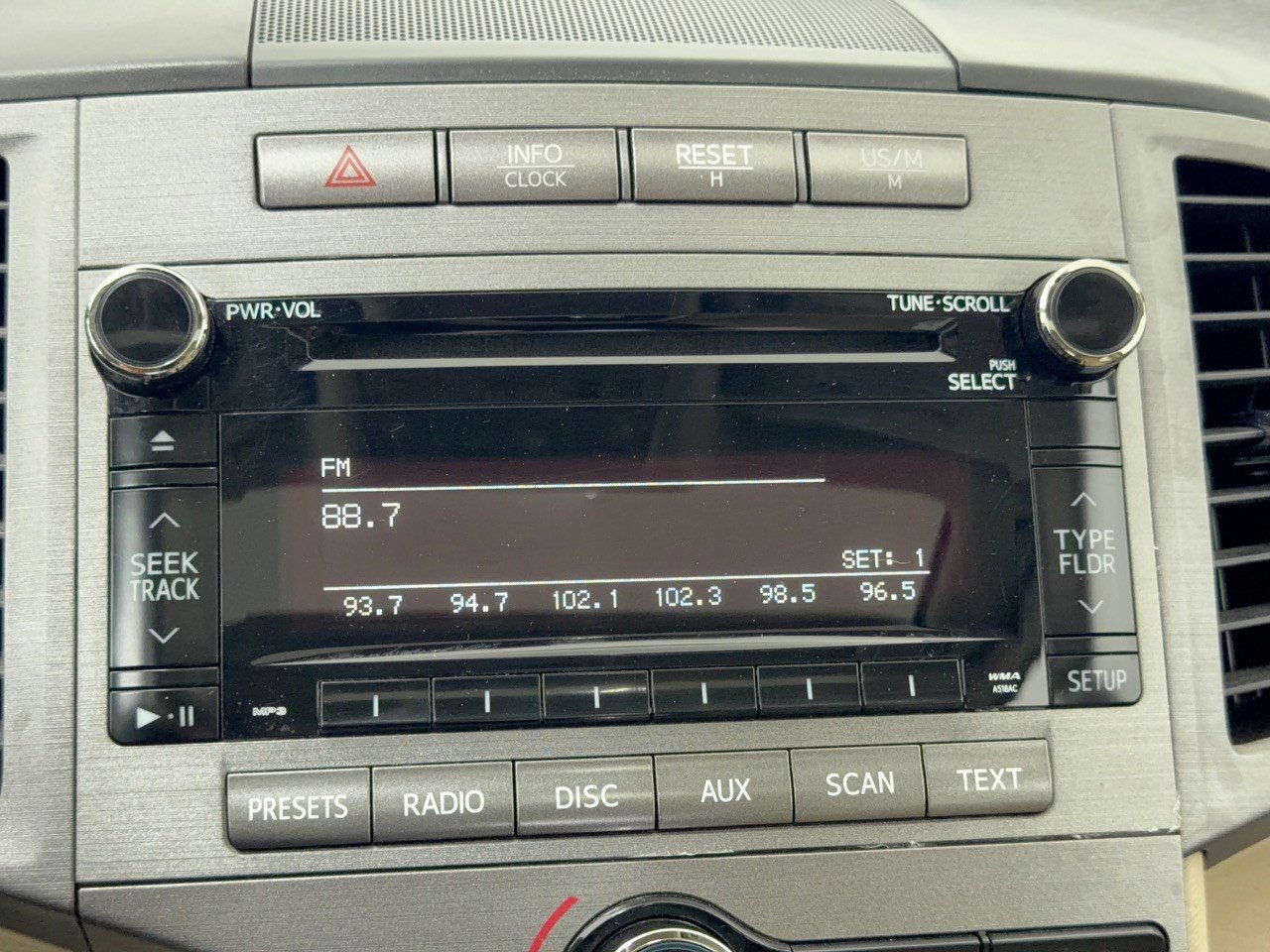 Used 2010 Toyota Venza w/ Convenience Pkg FWD image 23