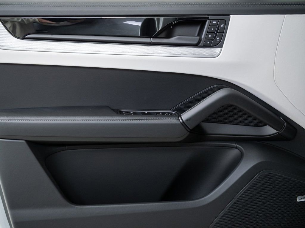 New 2026 Porsche Cayenne Coupe image 6