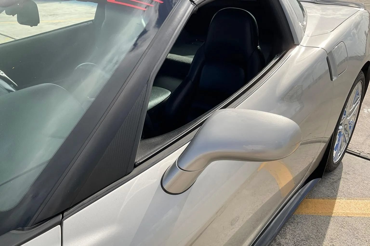 Used 2005 Chevrolet Corvette Coupe w/ Preferred Equipment Group RWD image 46
