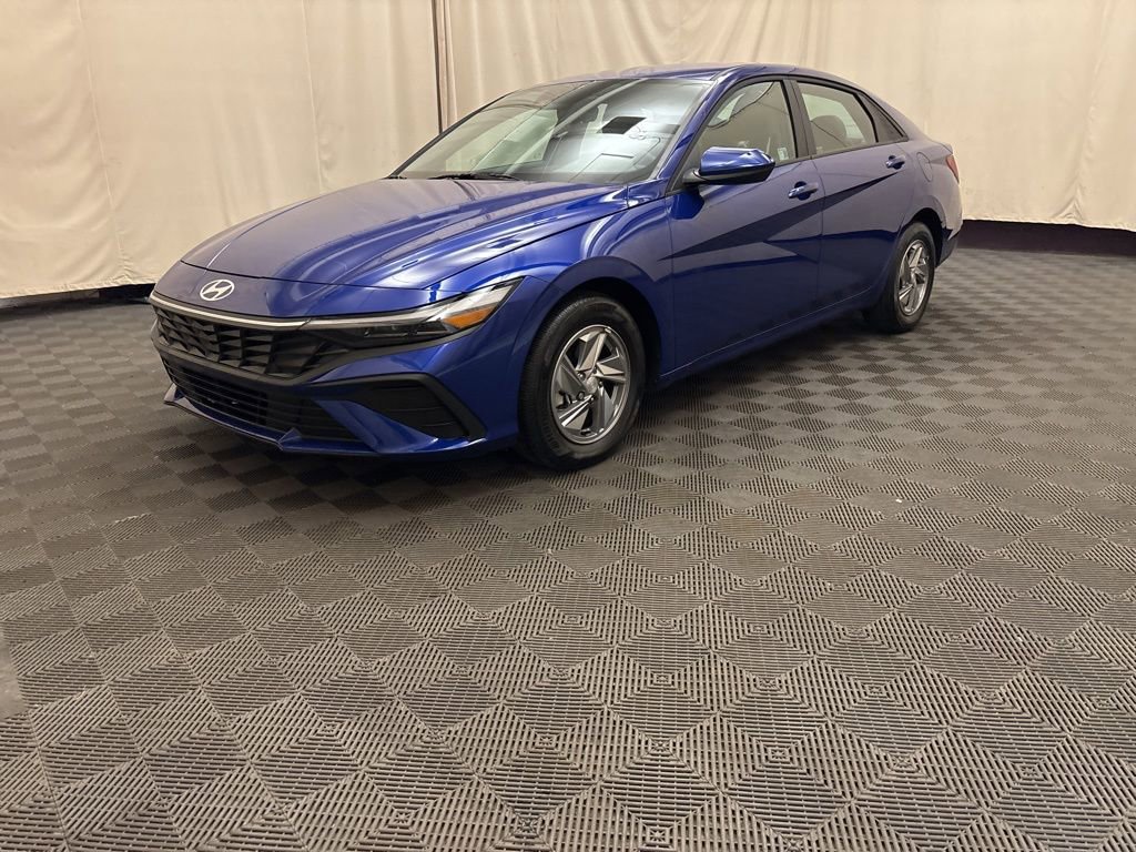 Certified 2025 Hyundai Elantra SE