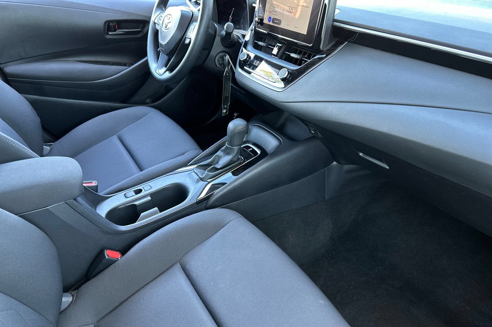 Used 2026 Toyota Corolla LE FWD image 15