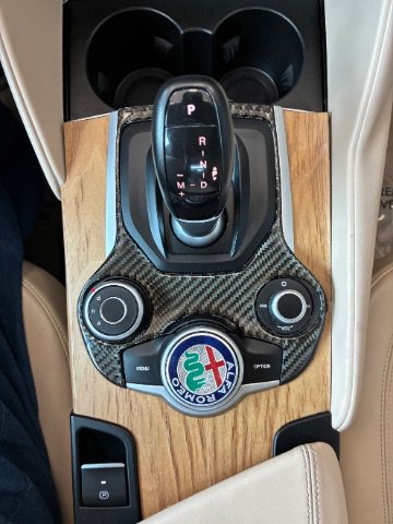 Used 2019 Alfa Romeo Giulia Ti w/ Quick Order Package 22Z Lusso RWD image 23