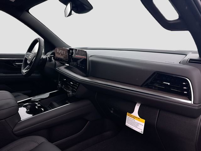 New 2026 Chevrolet Suburban LT image 32