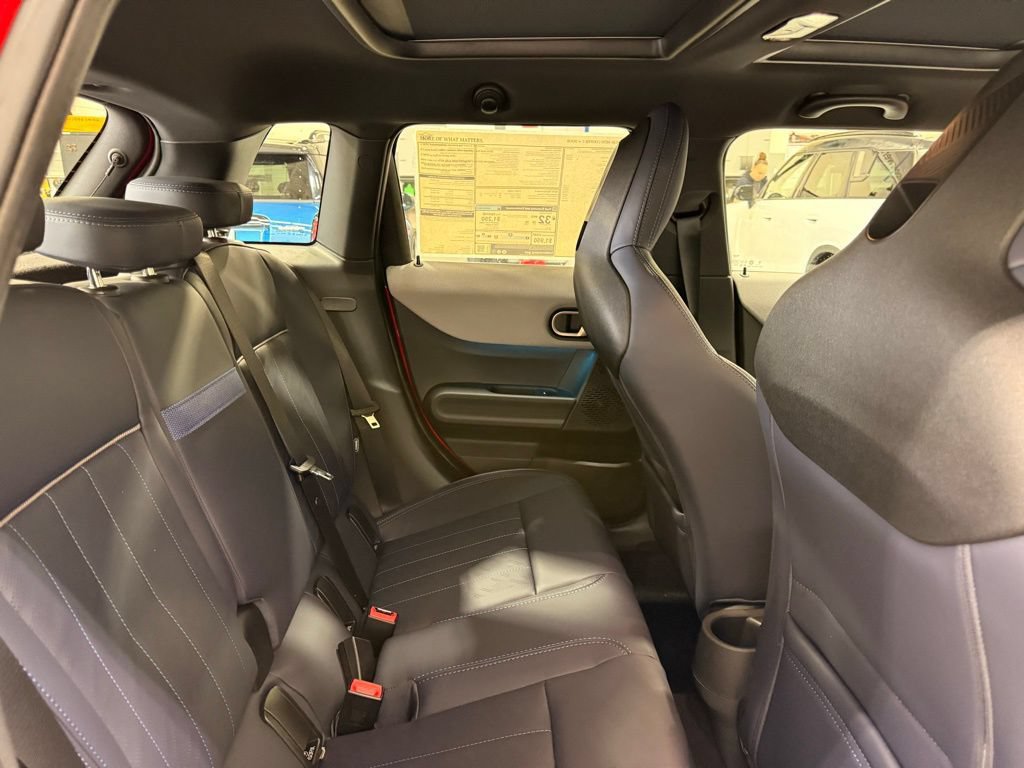 Used 2026 MINI Cooper 4-Door Hardtop FWD image 26