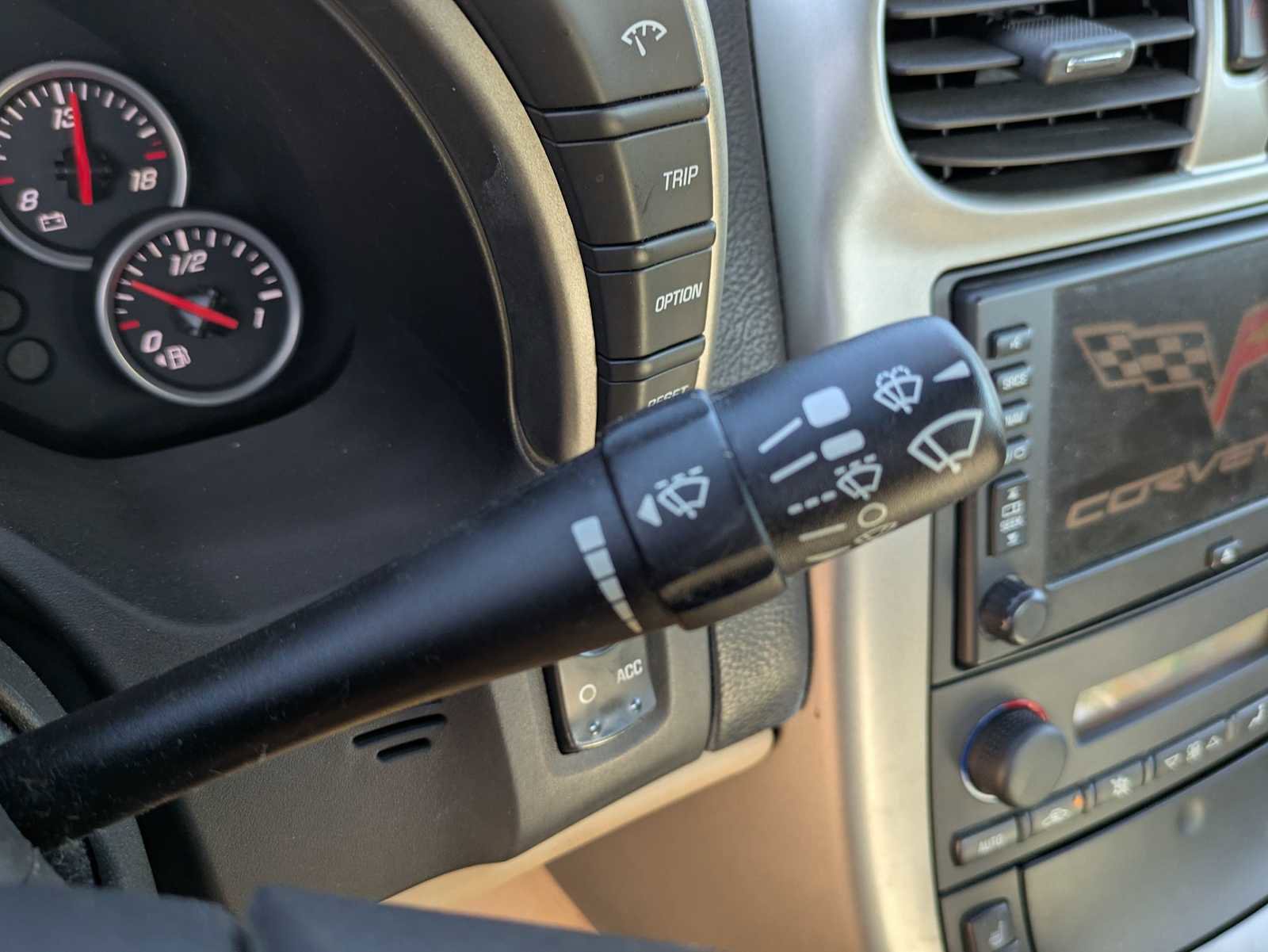 Used 2005 Chevrolet Corvette Convertible w/ Preferred Equipment Group image 16