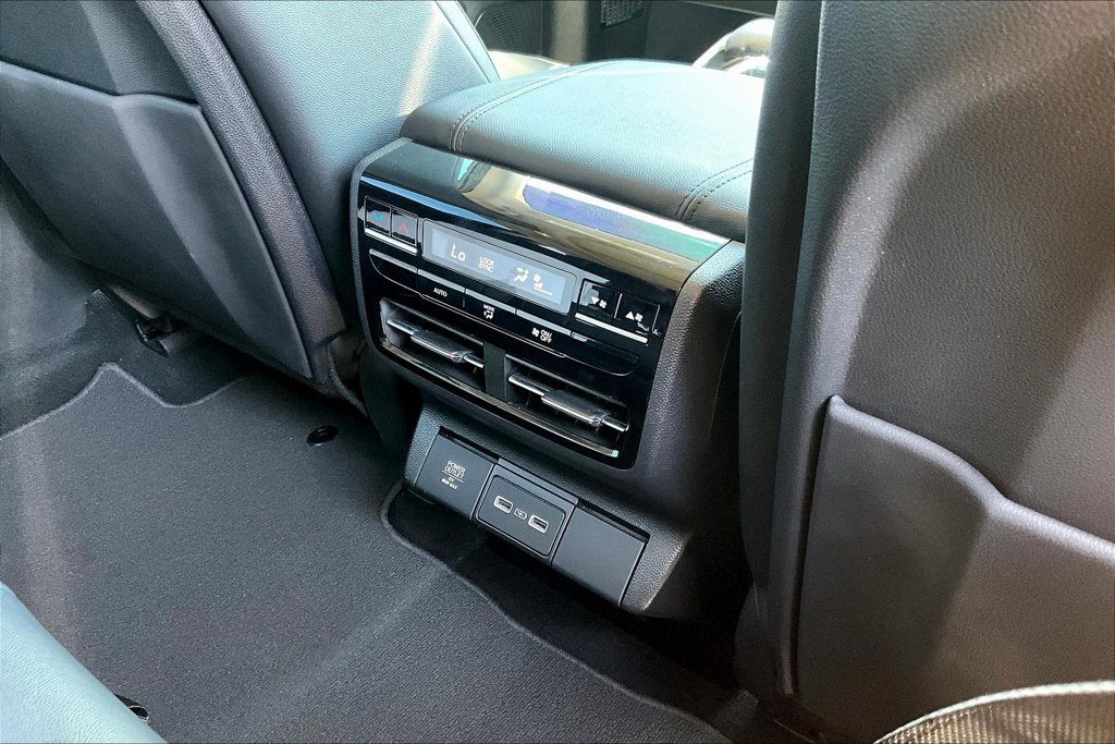 Used 2024 Acura MDX FWD image 32