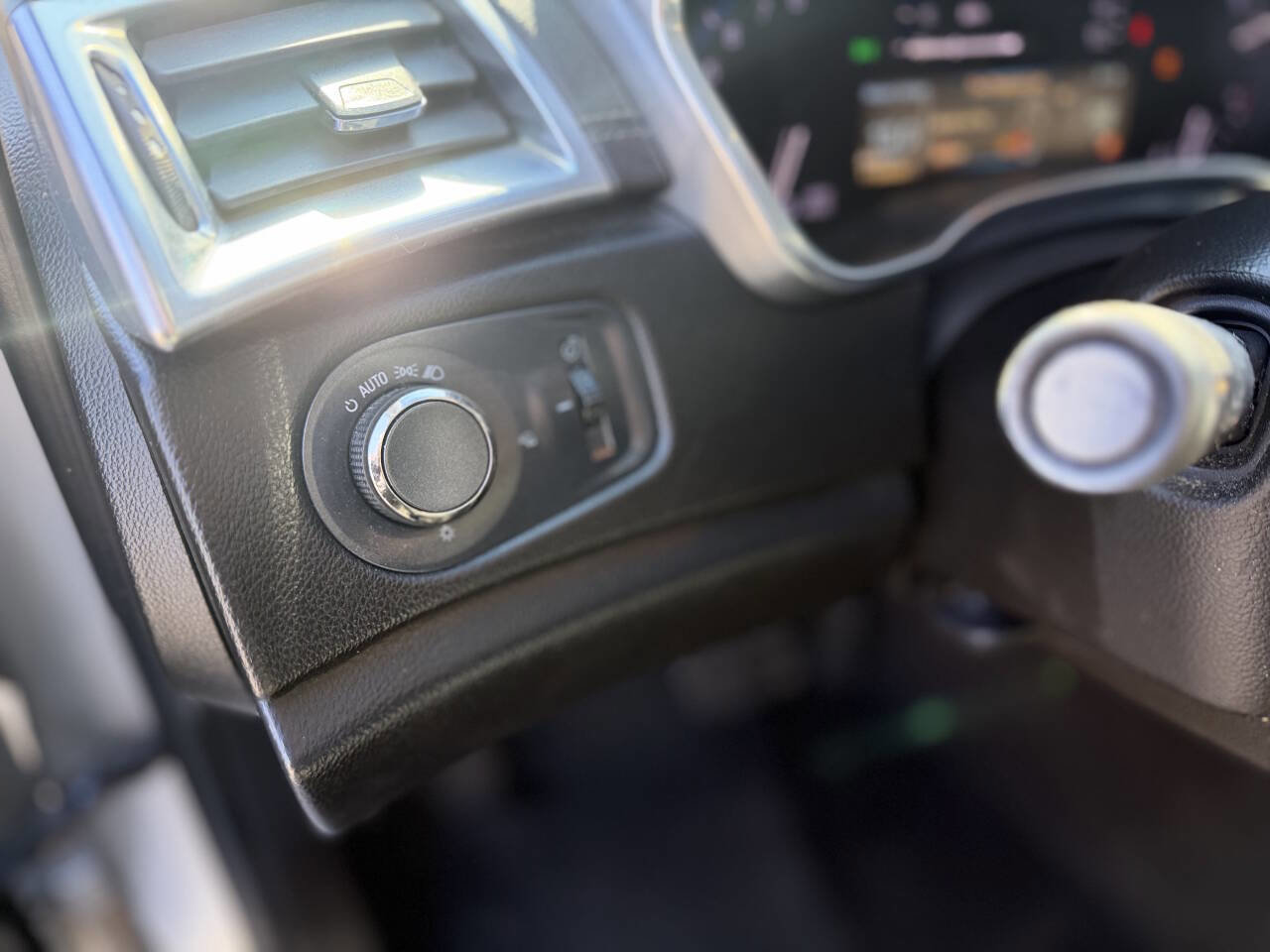 Used 2013 Cadillac SRX Luxury image 12