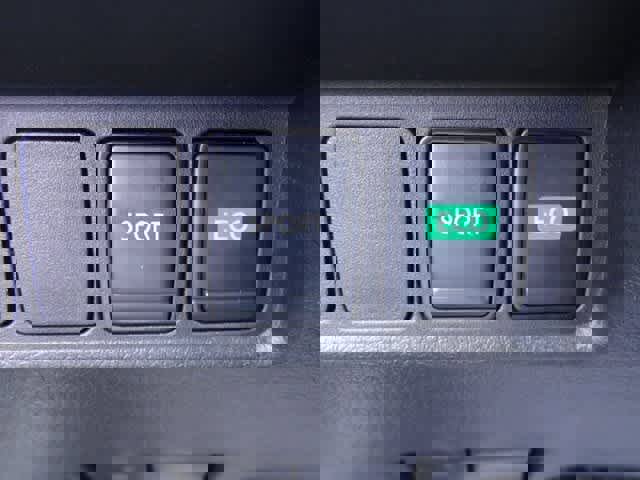 Used 2022 Nissan Rogue Sport S image 11