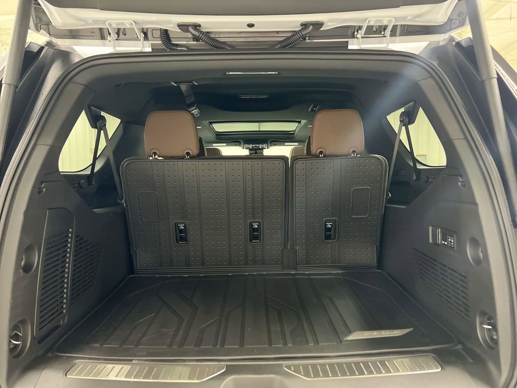 New 2026 Chevrolet Suburban High Country image 26