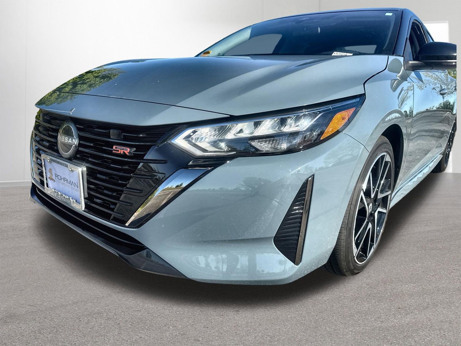 Certified 2025 Nissan Sentra SR FWD image 32