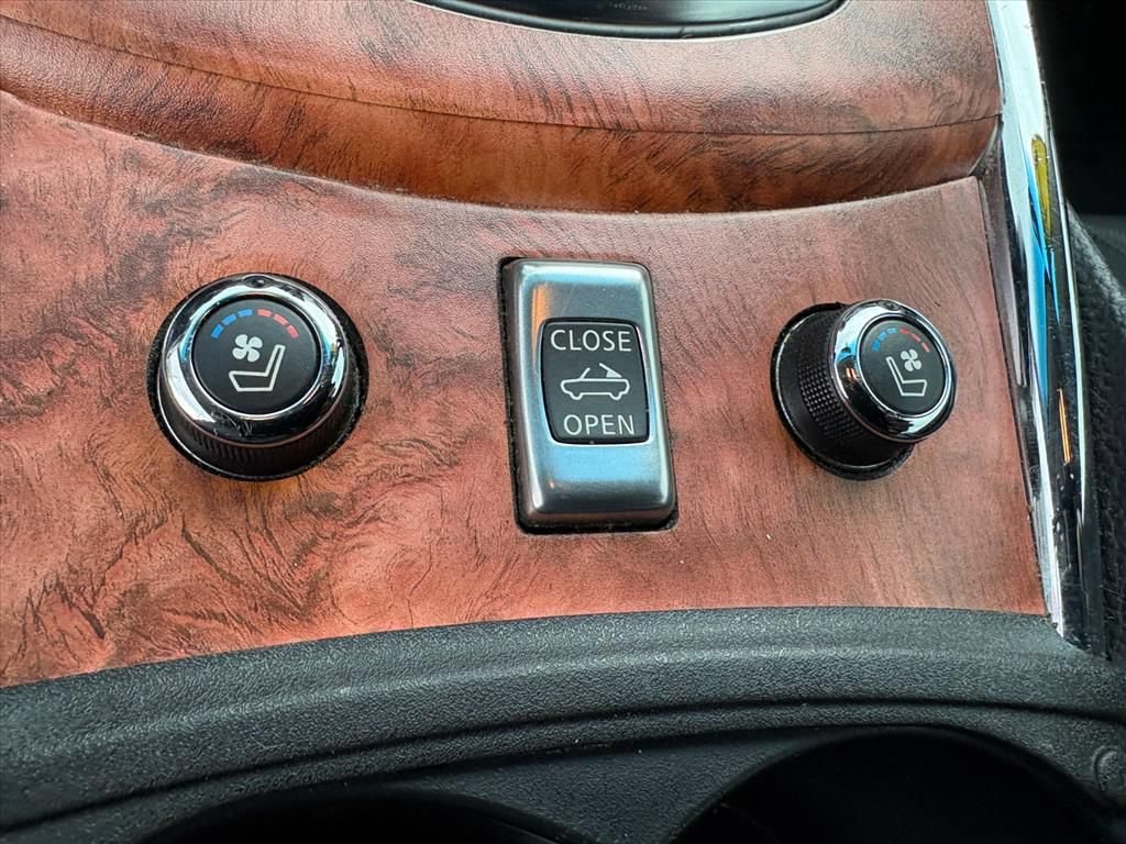 Used 2015 INFINITI Q60 Convertible w/ Premium Package RWD image 13