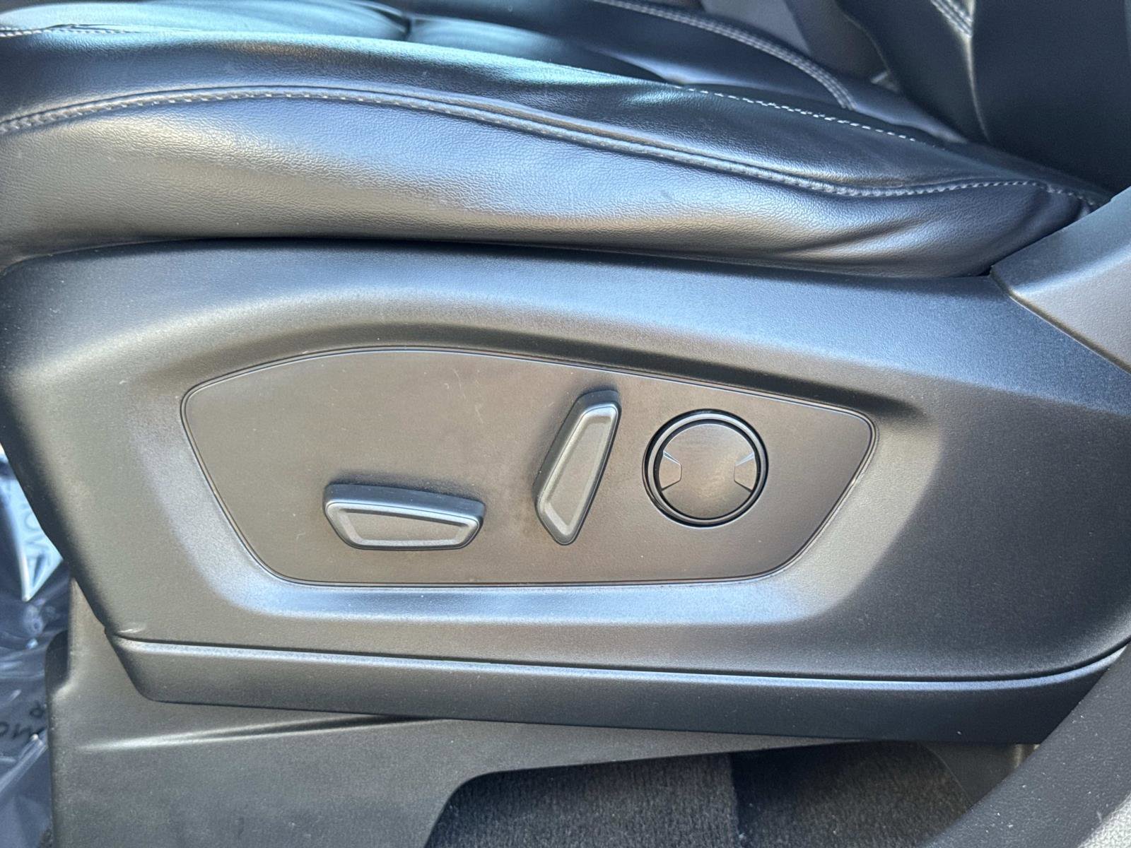 Used 2021 Ford Explorer XLT w/ Equipment Group 202A image 21