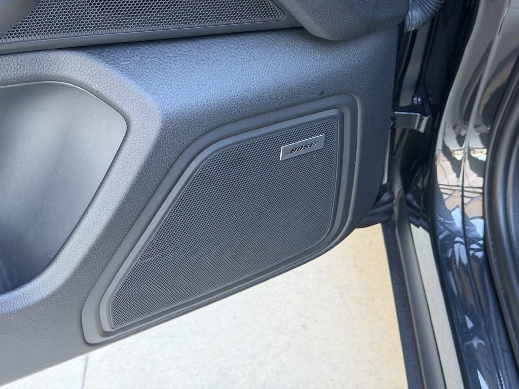 Used 2022 Porsche Macan w/ Premium Package image 27