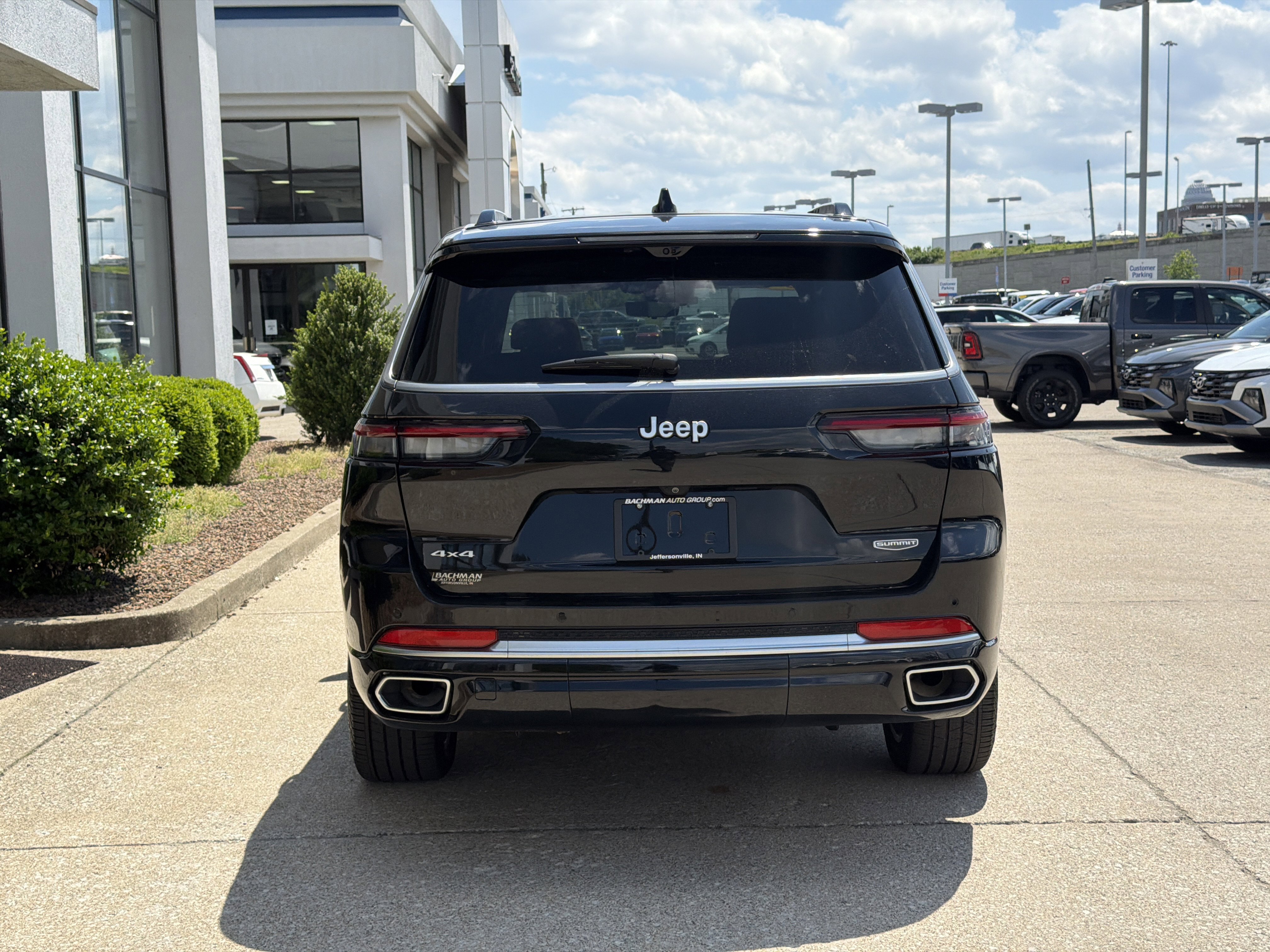 Used 2024 Jeep Grand Cherokee L Summit AWD/4WD image 9