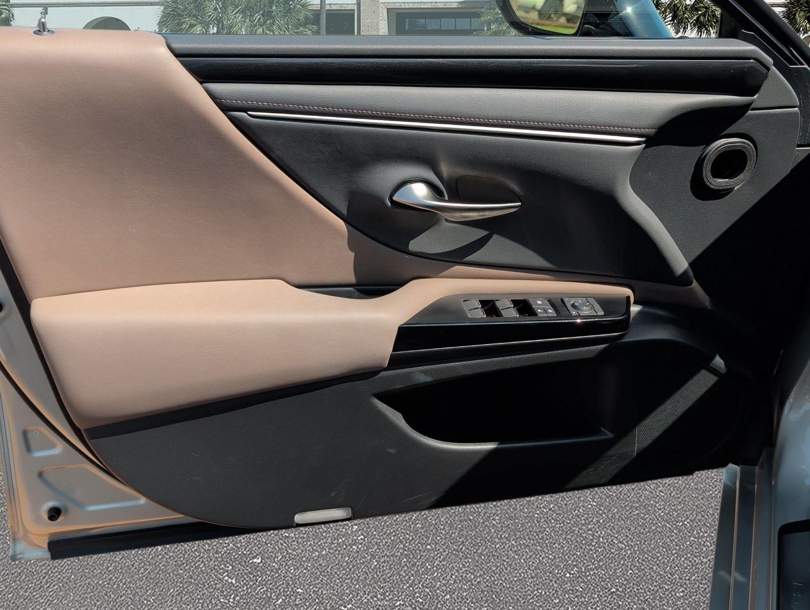 Certified 2022 Lexus ES 350 w/ Accessory Package 2 FWD image 8