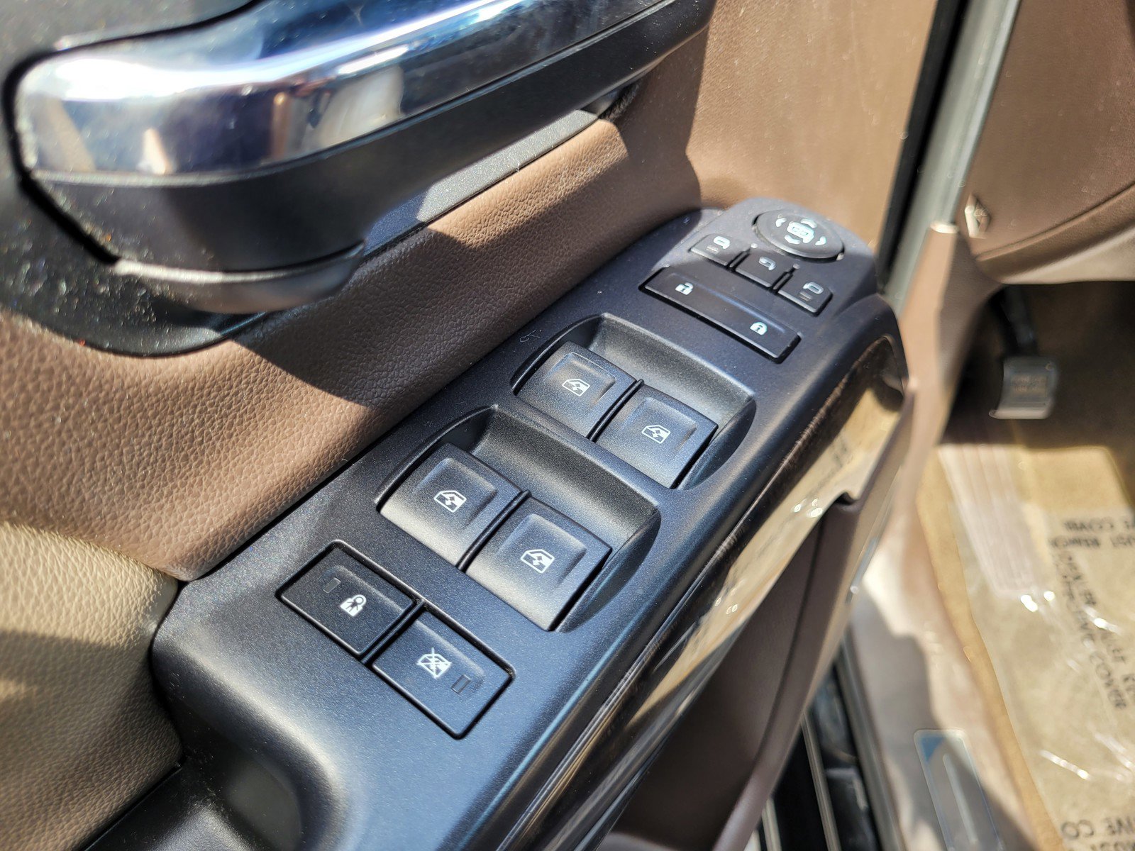 Used 2015 GMC Sierra 2500 Denali w/ Duramax Plus Package image 26