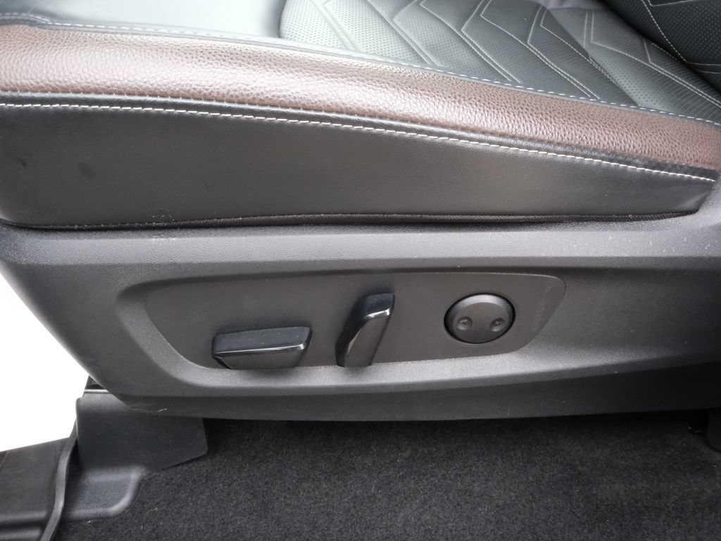 Used 2025 Nissan Pathfinder Platinum AWD/4WD image 27