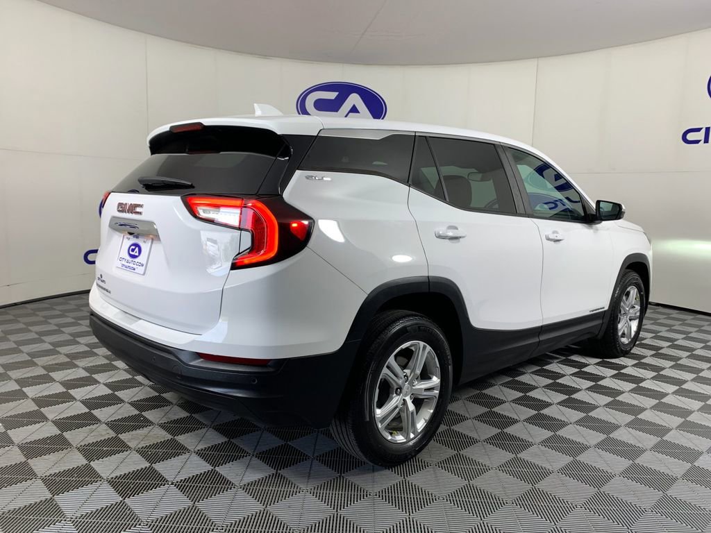 Used 2022 GMC Terrain SLE w/ Fleet Convenience Package FWD image 3