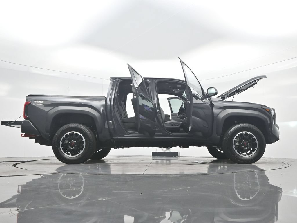 Used 2025 Toyota Tacoma TRD Off-Road w/ TRD Off Road Upgrade Package AWD/4WD image 52