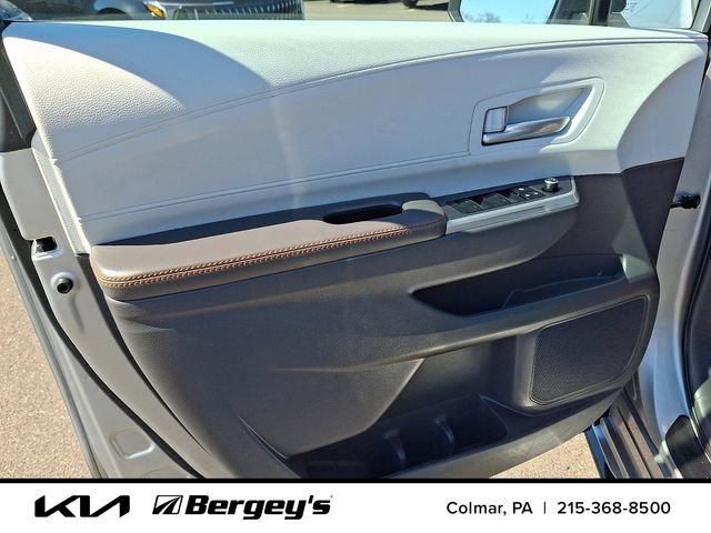 Used 2023 Toyota Sienna XSE AWD/4WD image 15