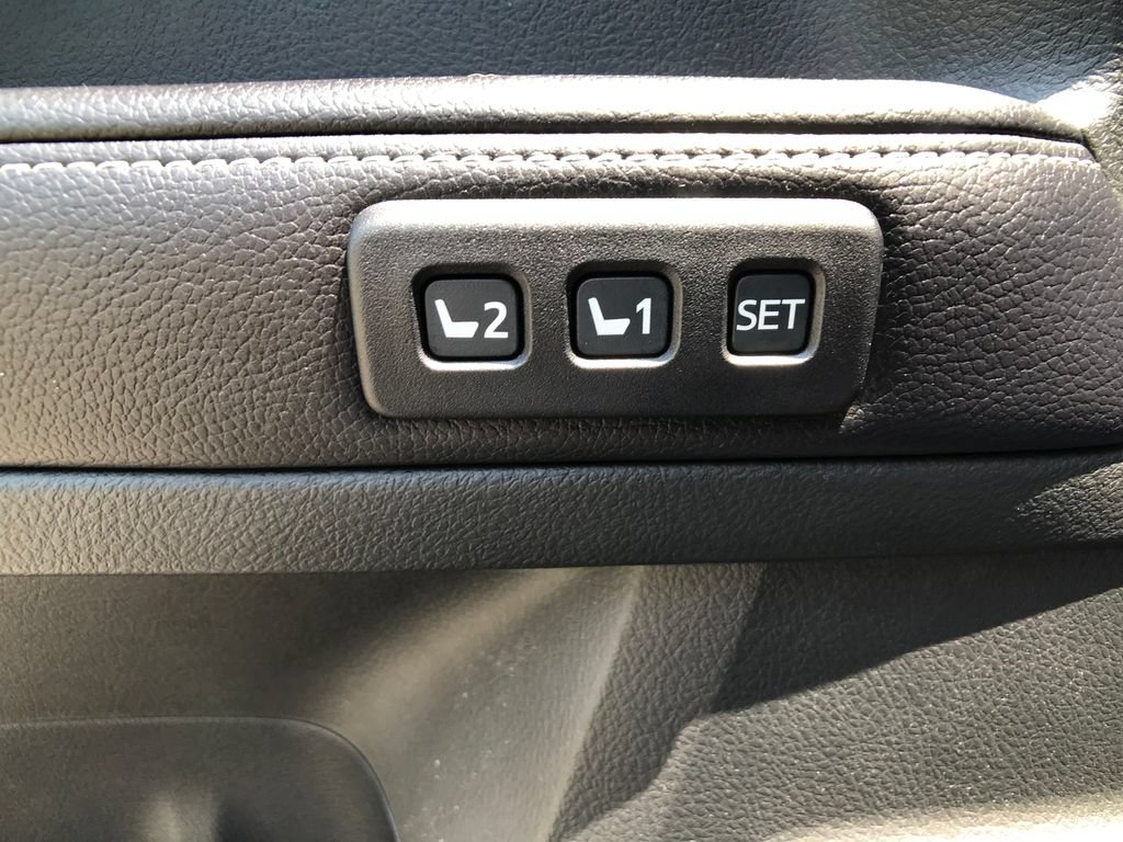 Used 2018 Toyota 4Runner Limited AWD/4WD image 28