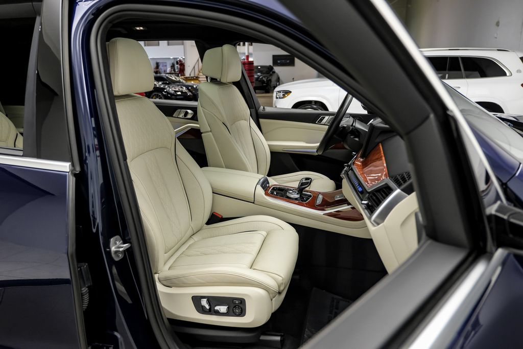 Used 2024 BMW ALPINA XB7 AWD/4WD image 33