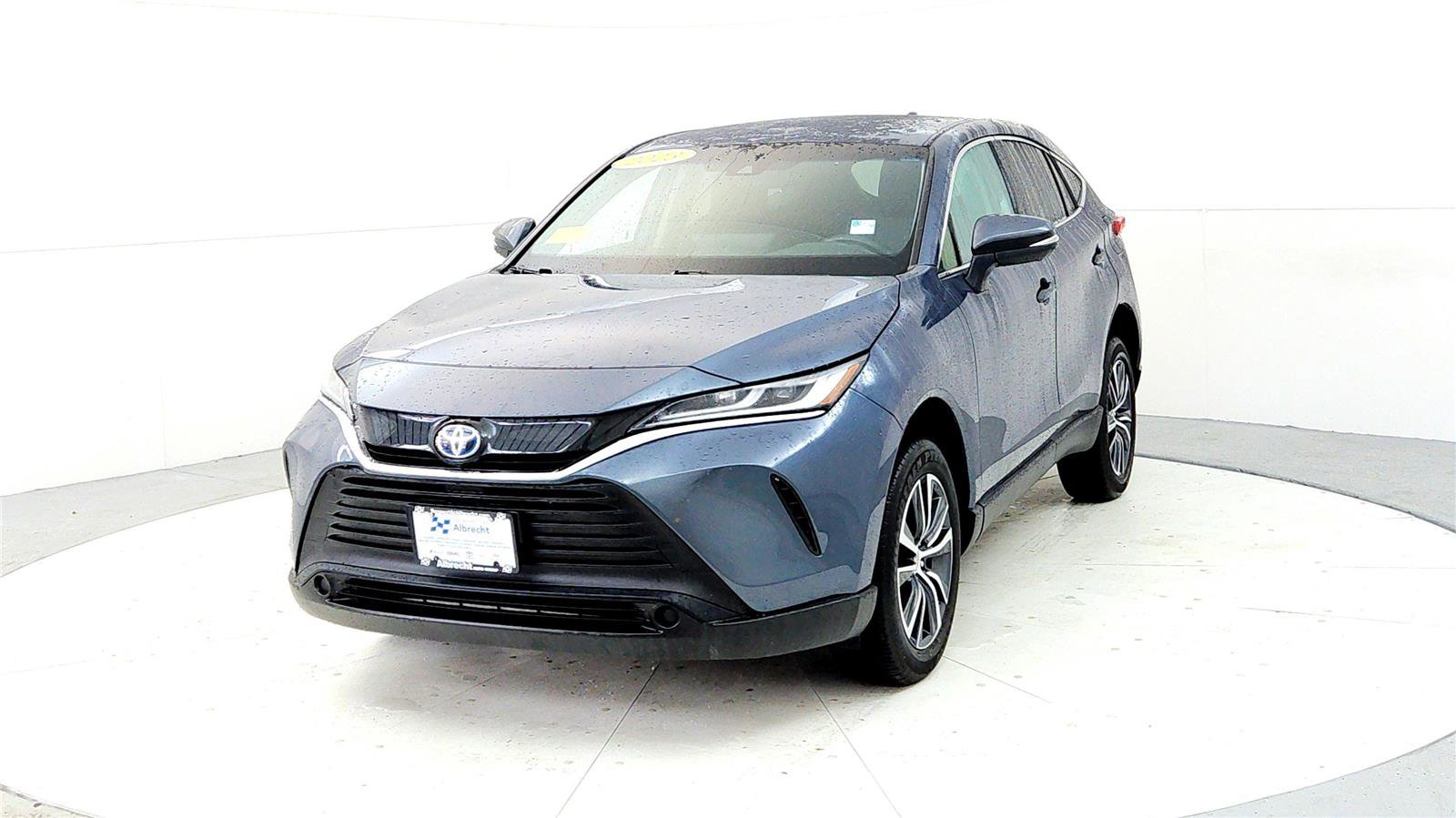 Certified 2023 Toyota Venza LE image 2