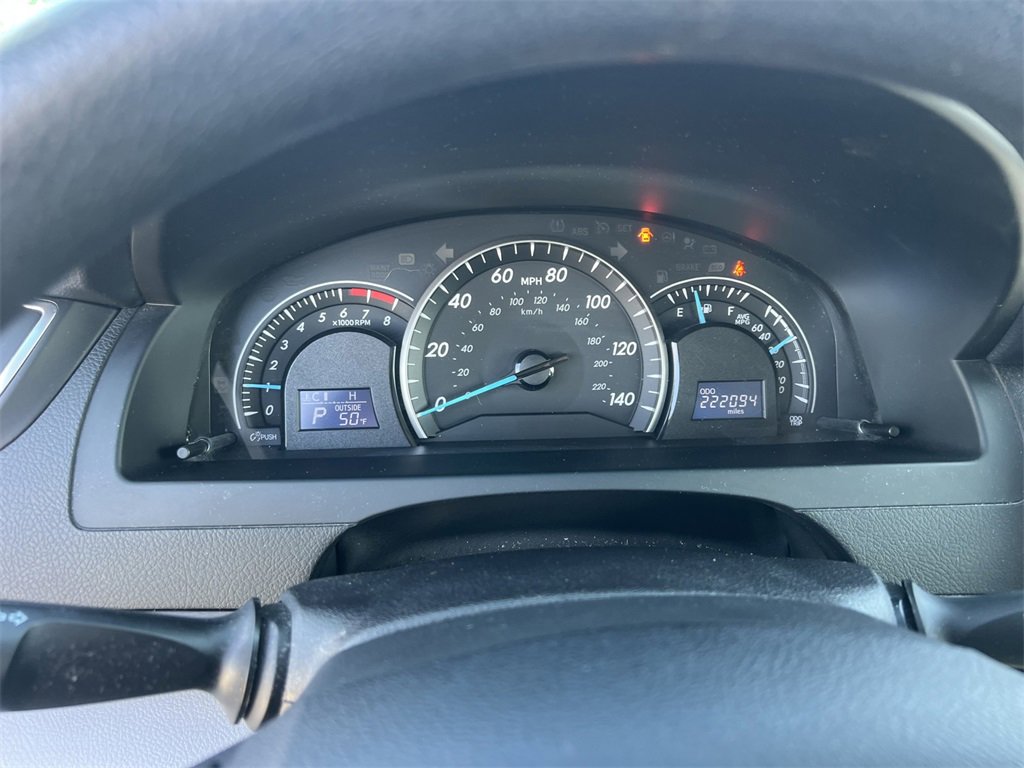 Used 2015 Toyota Camry LE image 16