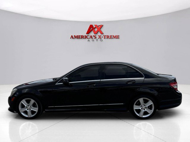 Used 2011 Mercedes-Benz C 300 Sport image 2