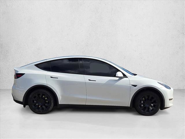 Used 2022 Tesla Model Y Long Range AWD/4WD image 3
