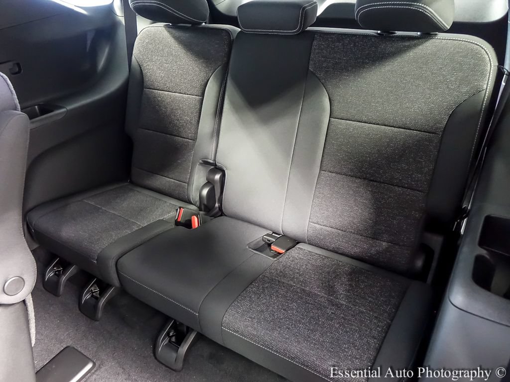 New 2026 Chevrolet Traverse LT w/ LPO, Floor Liner Package AWD/4WD image 11