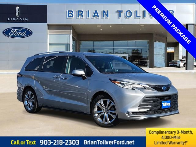 Used 2022 Toyota Sienna Platinum image 1