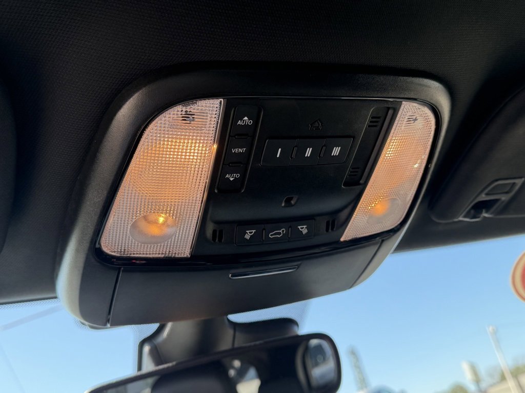 Used 2024 Dodge Durango GT image 28