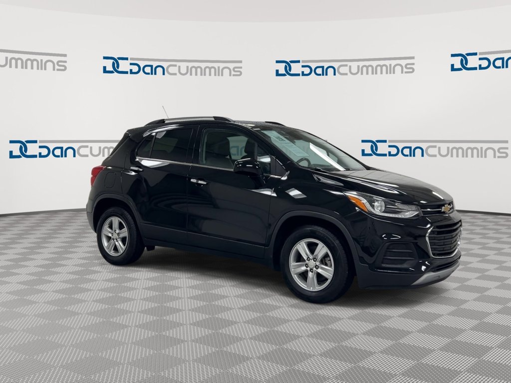 Used 2018 Chevrolet Trax LT w/ LT Convenience Package FWD image 2