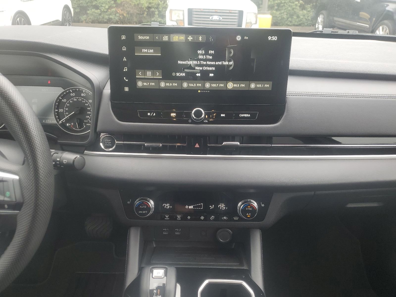 Used 2025 Mitsubishi Outlander SE image 10