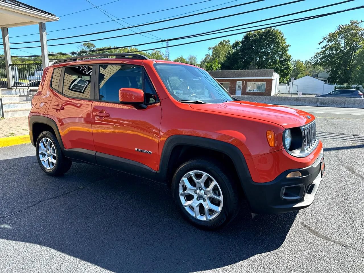Used 2017 Jeep Renegade Latitude w/ Safety & Security Group AWD/4WD image 27