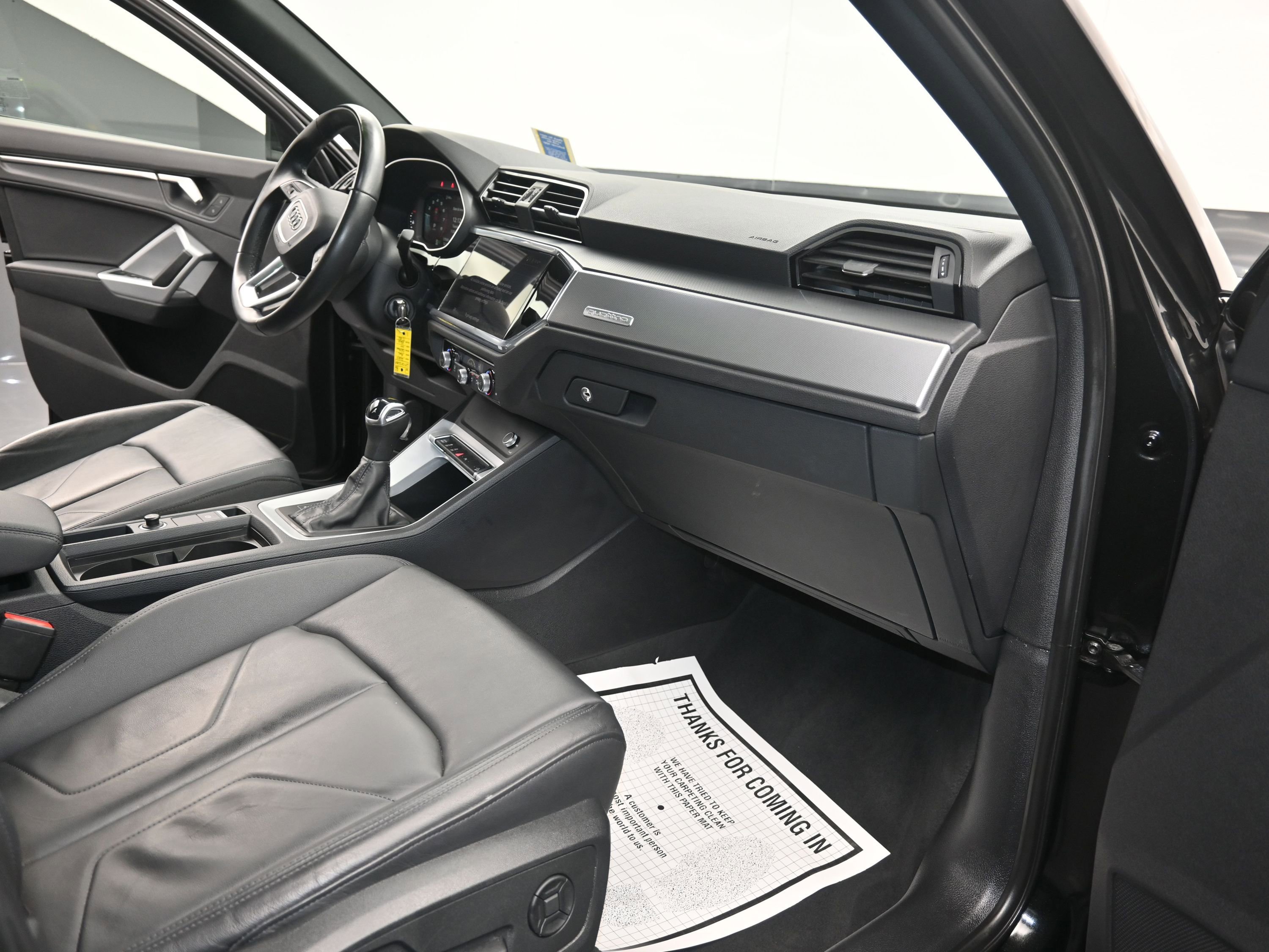 Used 2024 Audi Q3 2.0T Premium image 29