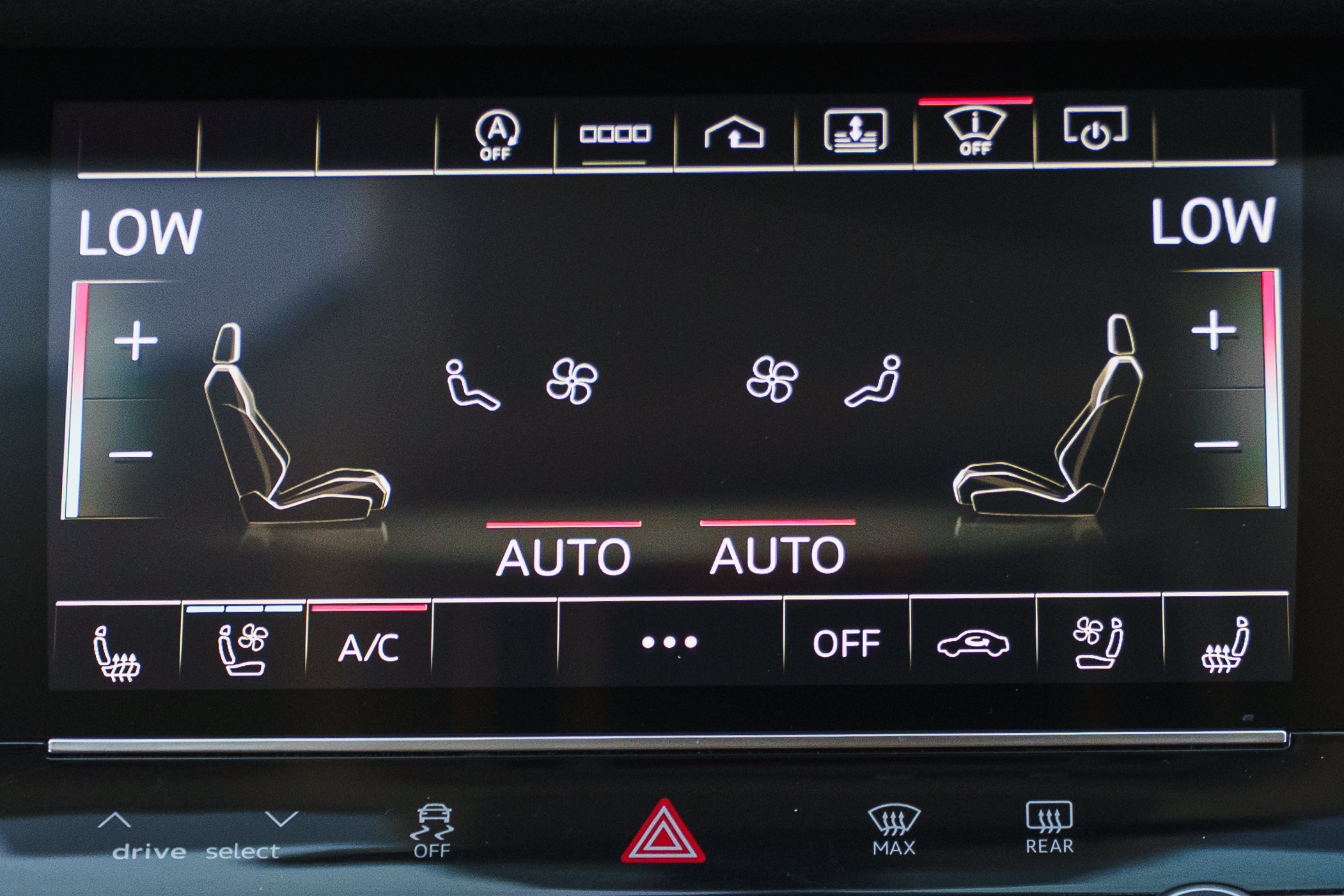 Used 2022 Audi S8 AWD/4WD image 11