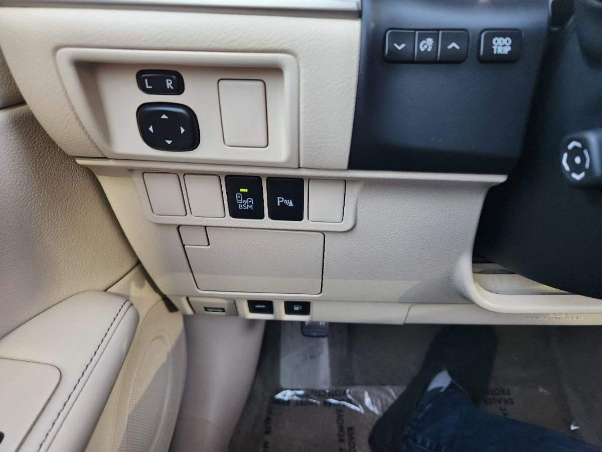 Used 2014 Lexus ES 350 w/ Premium Package image 20