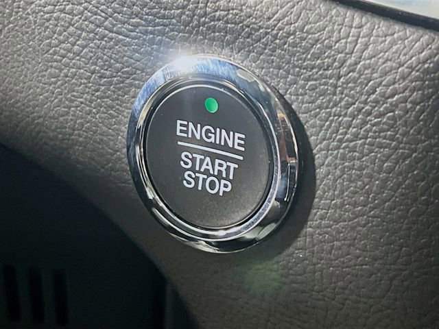 Used 2018 Ford Edge Titanium image 19