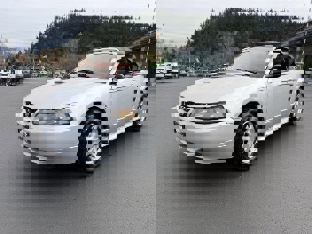 Used 2001 Ford Mustang Deluxe