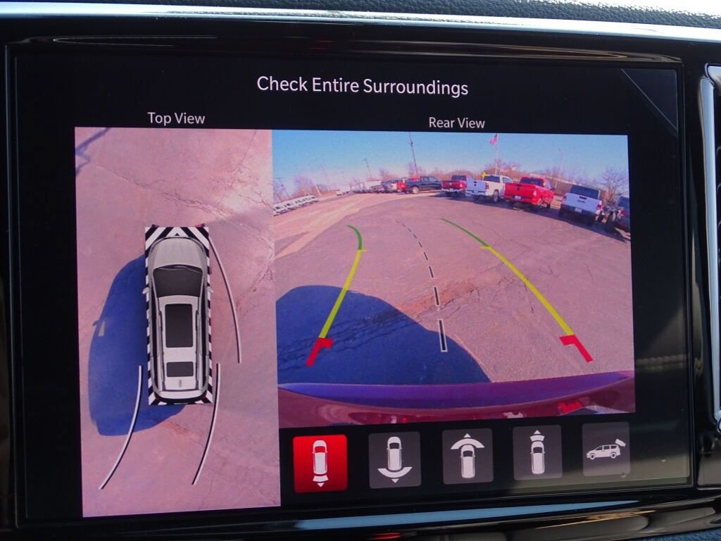 Used 2023 Chrysler Pacifica Touring-L w/ Uconnect Theater Family Group FWD image 22
