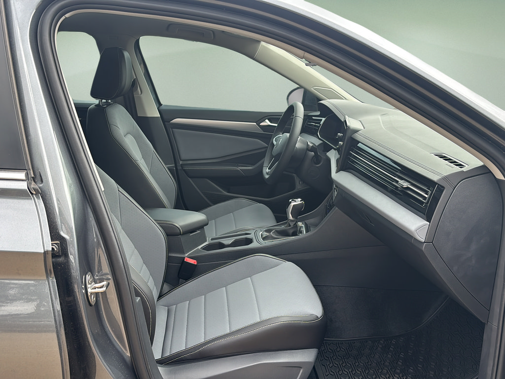 New 2026 Volkswagen Jetta SE FWD image 11