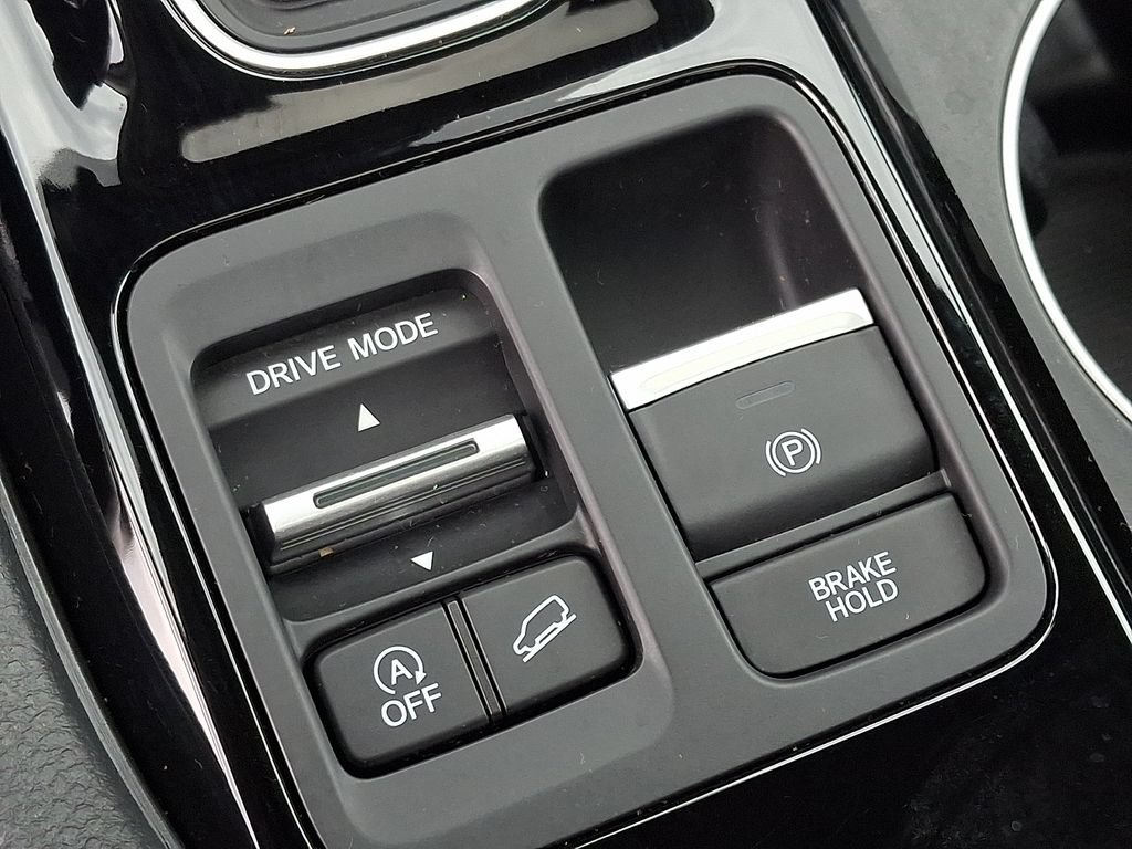 Used 2025 Honda Pilot Elite image 26