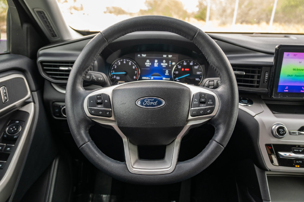 Certified 2023 Ford Explorer XLT RWD image 22